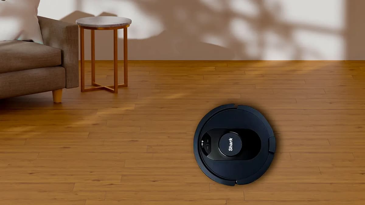 Shark AV2501S review: self-emptying robot vacuum that works well