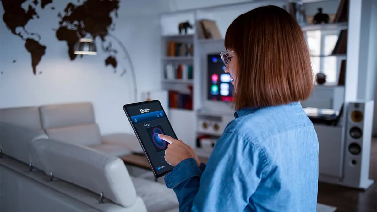 The Role of Artificial Intelligence in Smart Home Systems
