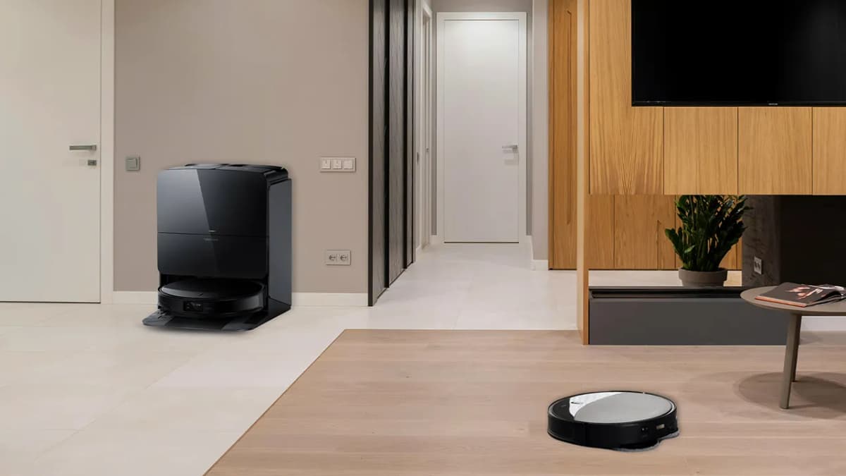 Roborock Saros 10R robot smart vacuum review