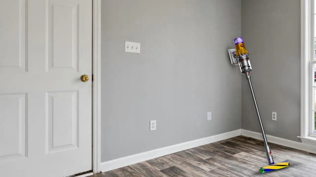 Dyson V12 Detect Slim Review: Powerful, Smart & Worth It?